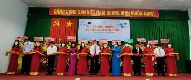 BỆNH VIỆN THỐNG NHẤT CHUYỂN GIAO KỸ THUẬT CAN THIỆP MẠCH VÀNH TẠI BỆNH VIỆN ĐA KHOA TỈNH VĨNH LONG