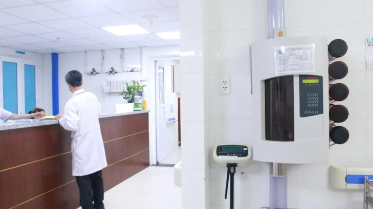 BỆNH VIỆN THỐNG NHẤT ĐƯA VÀO HOẠT ĐỘNG HỆ THỐNG VẬN CHUYỂN MẪU BỆNH PHẨM TỰ ĐỘNG