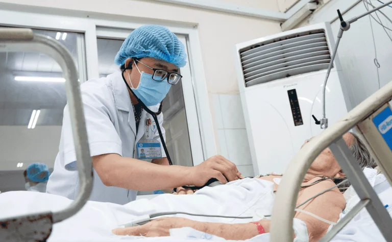 Bệnh-viện-Thống-Nhất-cứu-cụ-bà-85-tuổi-hóc-dị-vật-(xoài)-qua-cơn-nguy-kịch