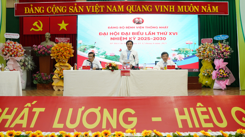 Doan Chu tich Dai hoi