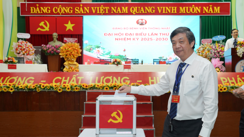 Doan Chu tich bo phieu bau Ban Chap hanh nhiem ky moi 2