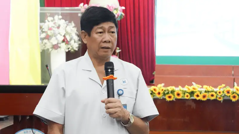 BS.CK2 . Nguyen Van Be Hai giai dap cho nguoi benh
