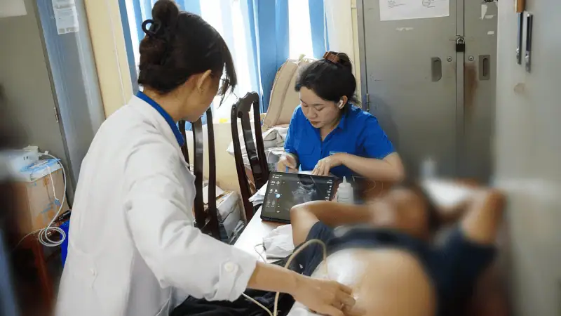 Benh vien Thong Nhat kham benh phat thuoc cho nguoi dan