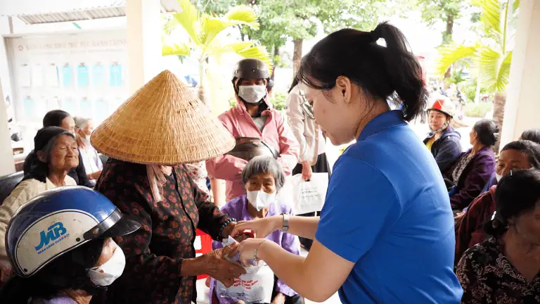 Benh vien Thong Nhat kham benh phat thuoc cho nguoi dan Dak Lak