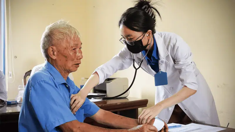 Benh vien Thong Nhat kham benh phat thuoc mien phi