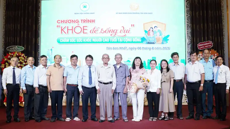 Benh vien Thong Nhat chung tay cham soc suc khoe nguoi cao tuoi Khoe de song vui 7