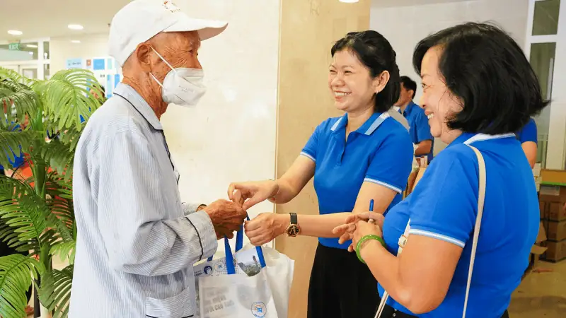 Kham benh phat thuoc tai Gia Lai 10