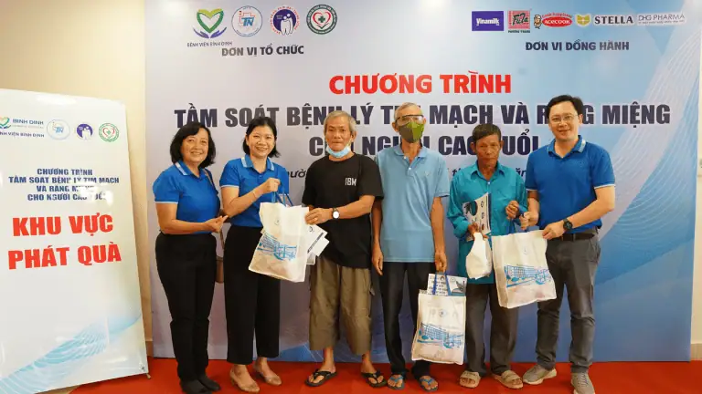 Kham benh phat thuoc tai Gia Lai-9