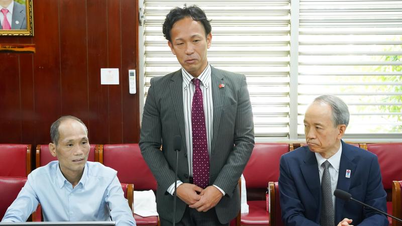Ong Sakagami Katsuya – Giam doc Cong ty TNHH SMC phat bieu tai buoi ky ket
