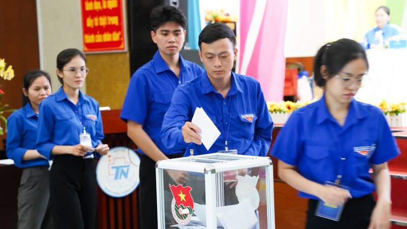 Dai bieu bo phieu bau BCH Doan Thanh nien Benh vien 2