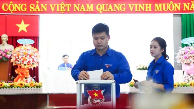 Dai bieu bo phieu bau BCH Doan Thanh nien Benh vien