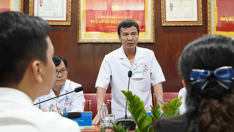 PGS.TS . Le Dinh Thanh phat bieu tai buoi ky ket 2