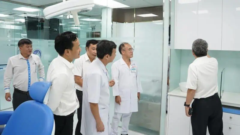 PGSTS Le Dinh Thanh nghiem thu trung tam Rang Ham MAt ky thuat cao 2