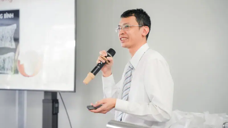 BSCK2. Nguyen Minh Duong trinh bay chuyen de Cac phuong phap can thiep ngoai khoa gay xuong do loang xuong