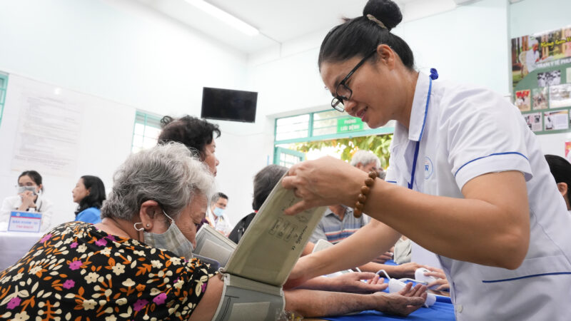 Benh nhan duoc do huyet ap