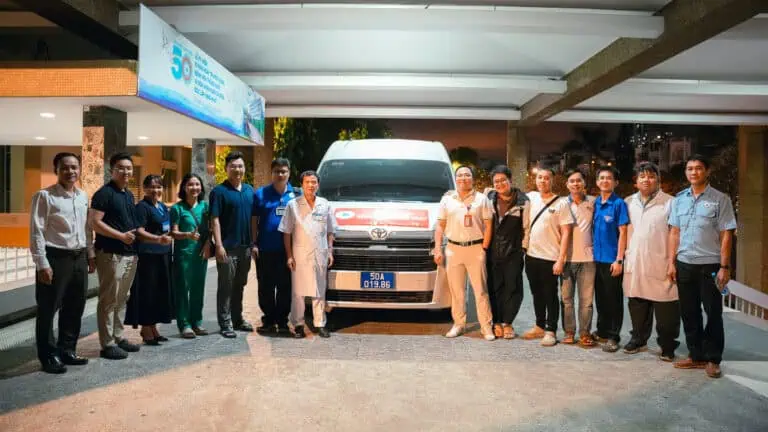 Hình ảnh đội ngũ y, bác sĩ Bệnh viện Thống Nhất trong đợt hỗ trợ Khánh Hòa sau mưa lũ.