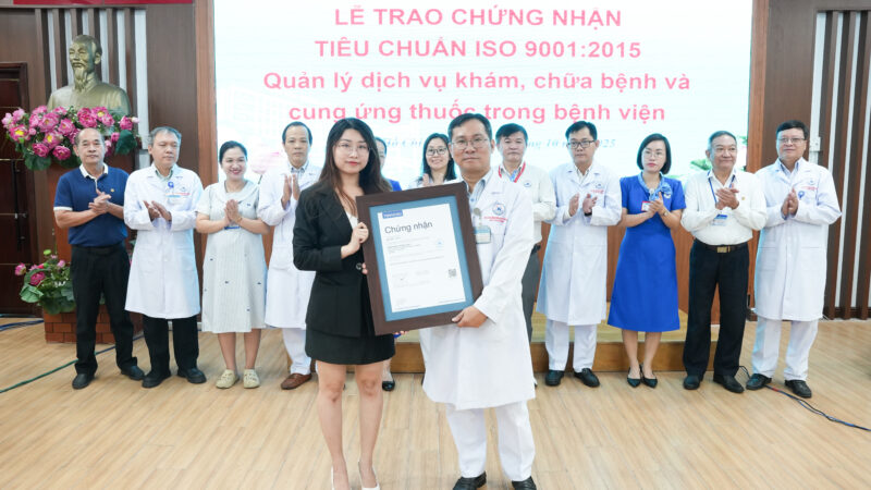 Don nhan chung chi tieu chuan ISO trong quan ly dich vu kham chua benh va cung uong thuoc trong benh vien