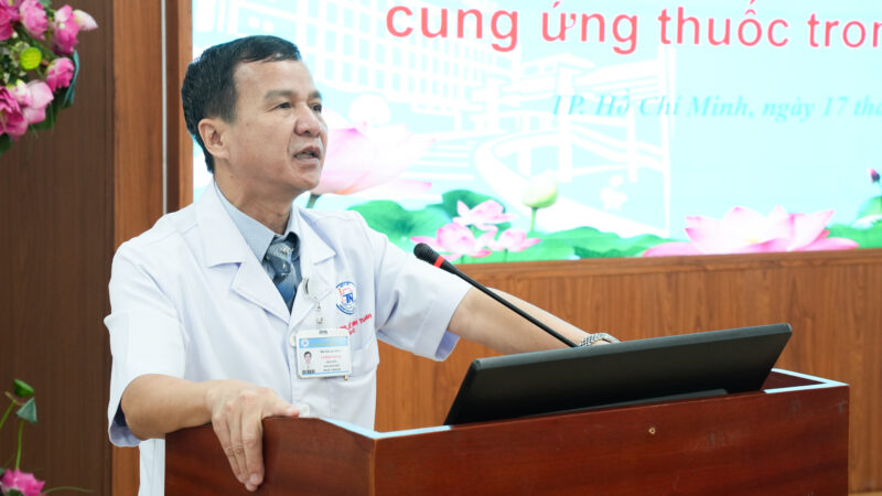 PGS.TS . LE DINH THANH phat bieu tai buoi trao chung nhan