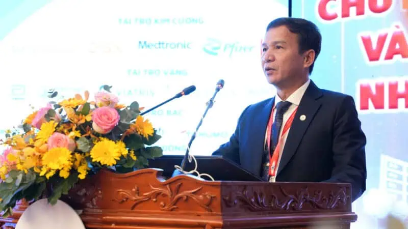 PGS.TS . Le Dinh Thanh phat bieu khai mac hoi nghi