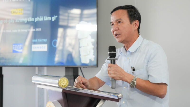 PGS.TS . Le Dinh Thanh phat bieu tai chuong trinh