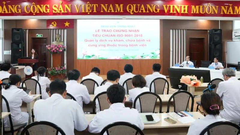 Quang canh buoi trao chung nhan