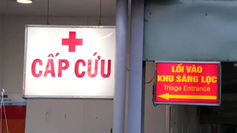 Hình ảnh khu vực cấp cứu của Bệnh Viện Thống Nhất, nơi tiếp nhận các trường hợp khẩn cấp.