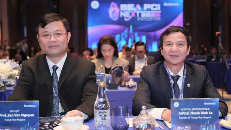PGS.TS . Le Dinh Thanh va PGS.TS . Nguyen Van Tan tai hoi nghi