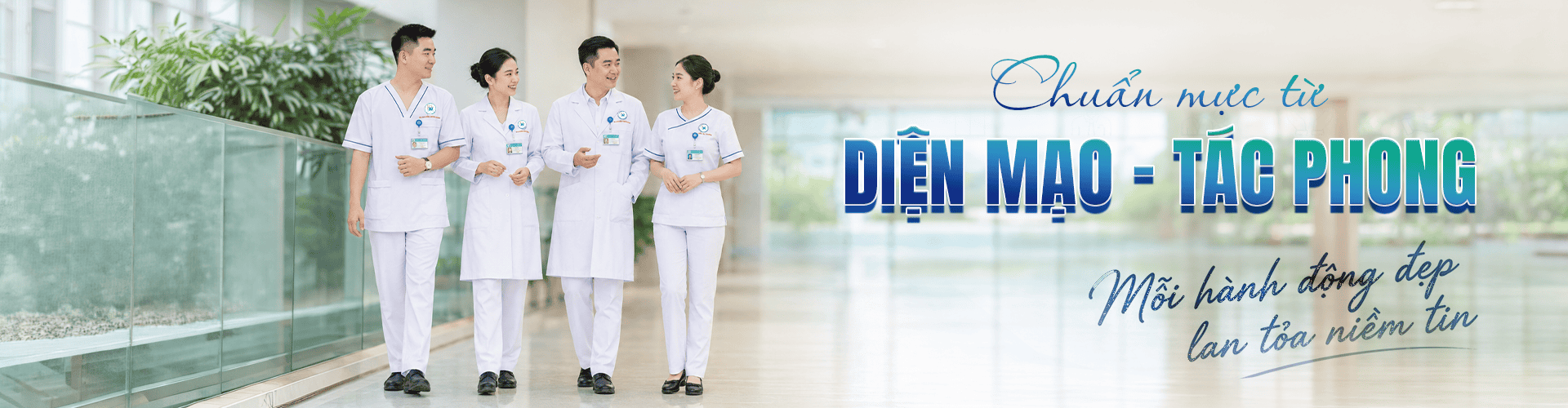 Đội ngũ y bác sĩ Bệnh Viện Thống Nhất trong trang phục y tế.